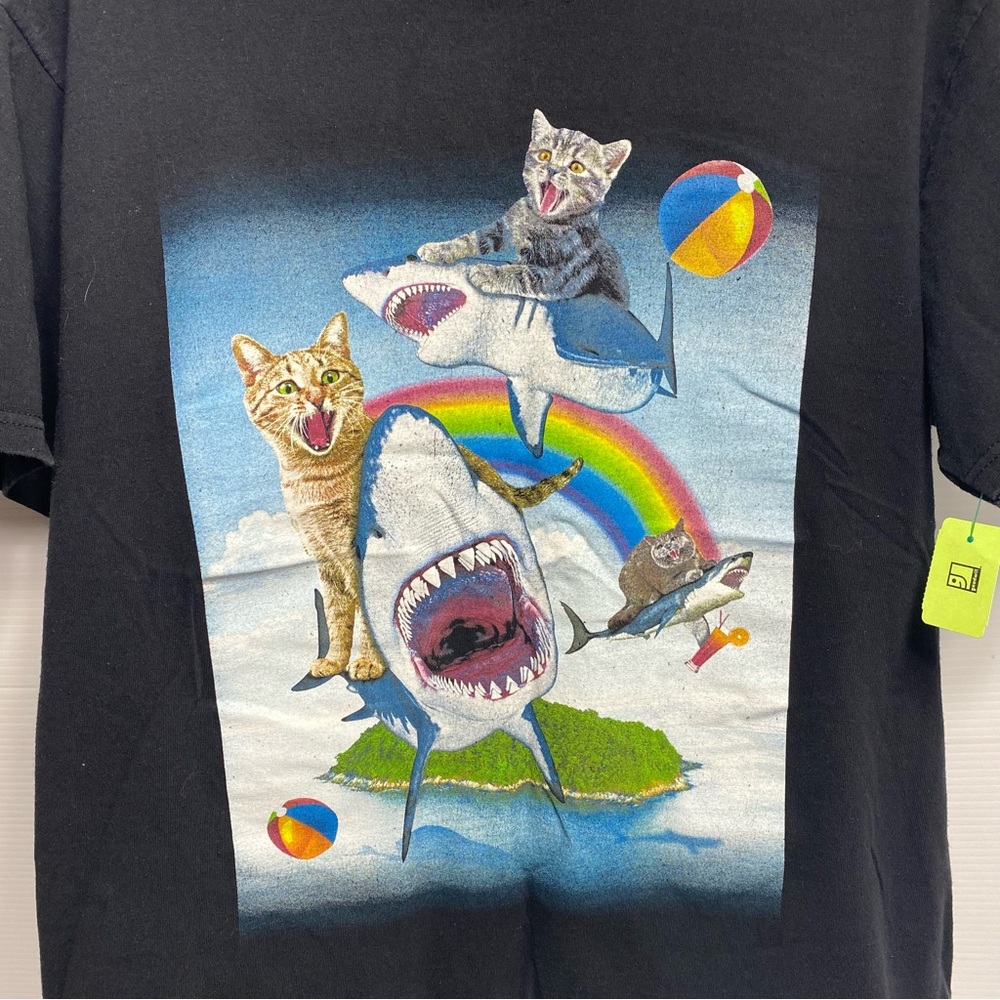 Cats & Sharks A.Lab T-Shirt Size Large - Picture 3 of 5